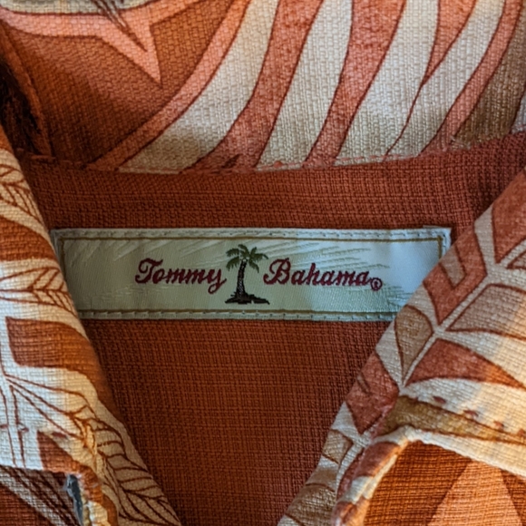 Tommy Bahama Button Shirt - Picture 2 of 4